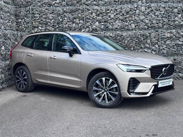 Volvo XC60 2.0 B4D Plus Dark 5dr AWD Geartronic Estate Diesel Gold